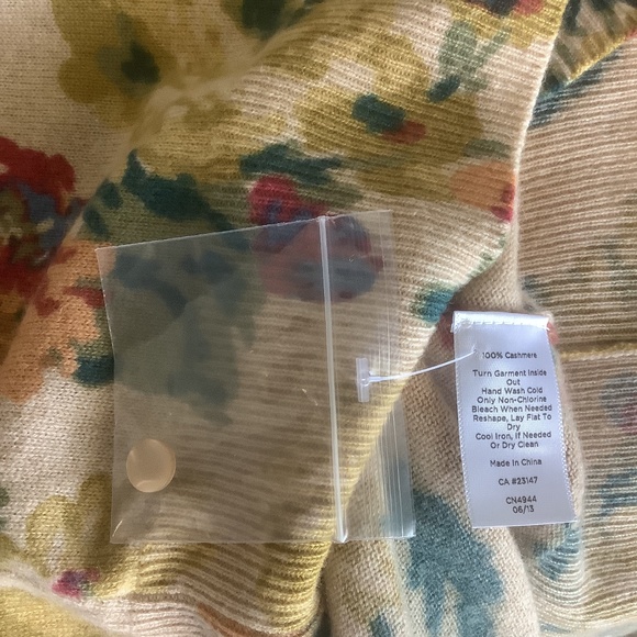 NEW Talbots 100% Cashmere Floral Button Down Cardigan S - Picture 9 of 10